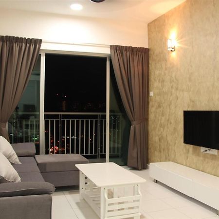 3 Bedroom Condo @ Near Spice Arena Bayan Lepas Exteriör bild